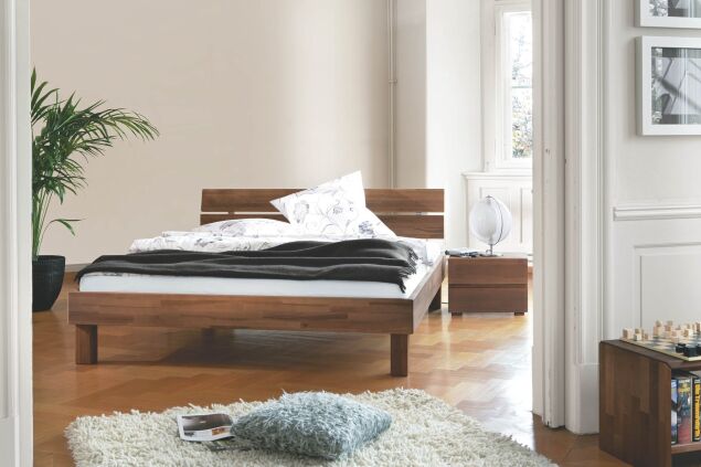 Massivholzbett dunkles Holz