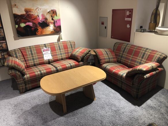 68405d934496f2a3ab28727e